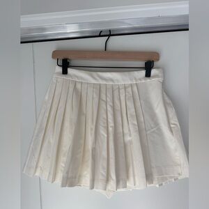 Abercrombie & Fitch Pleated Cream Skort